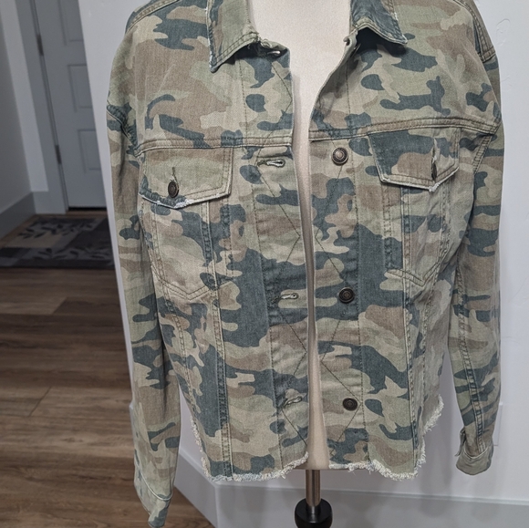 Free People Camouflage Jean Jacket - Picture 4 of 11